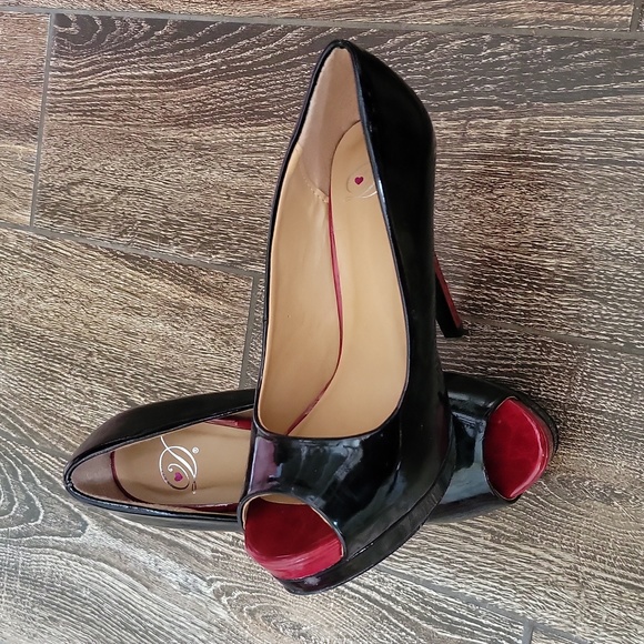 Black Peep Toes High Heels - Picture 5 of 8